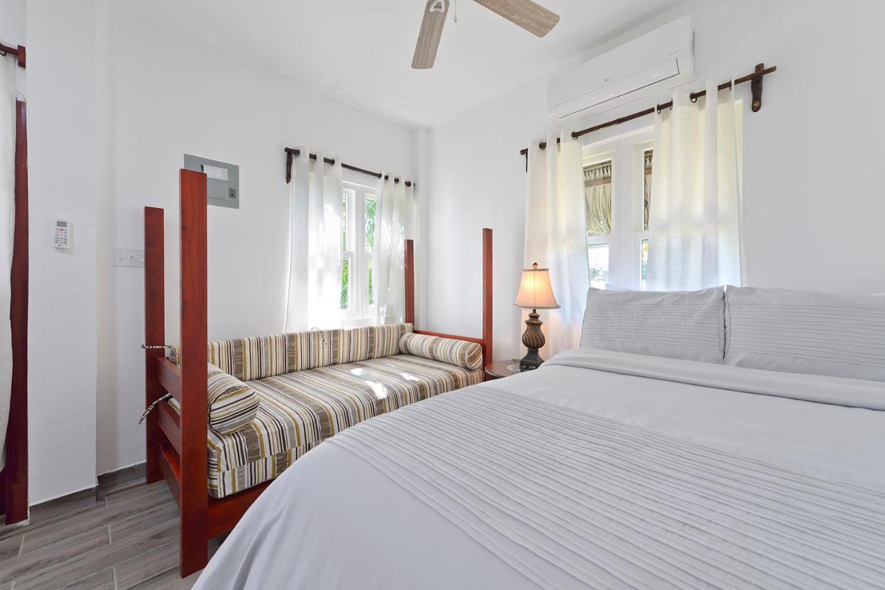 Parrot Cove Lodge ฮอปกินส์ ภายนอก รูปภาพ